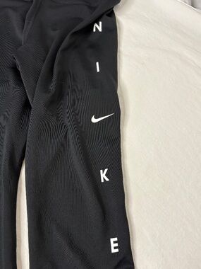 Nike Dri Fit Women NIKE Down Leg Leggings Yoga Pants RN56323 CA05553 Size Small